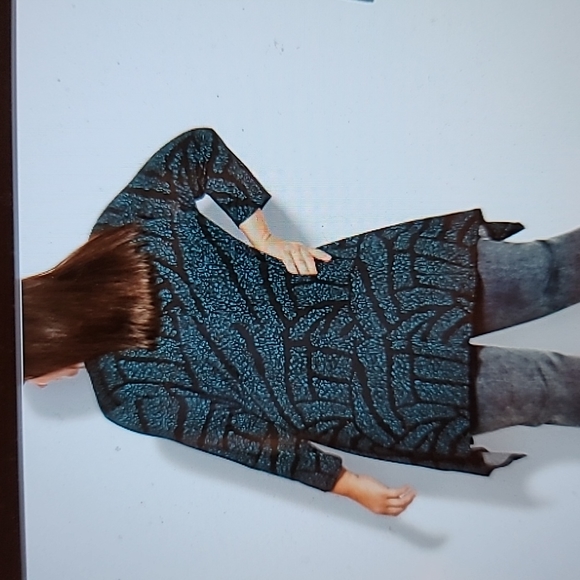 Green & Black Print Tunic - Picture 3 of 5